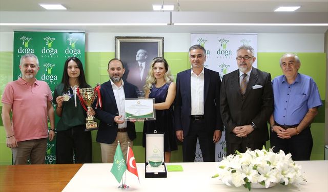 Doğa Koleji 11. sınıf öğrencisi uluslararası matematik yarışmasında dünya birincisi oldu