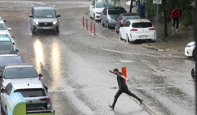 Doğu Anadolu'nun kuzeydoğusu için gök gürültülü sağanak uyarısı