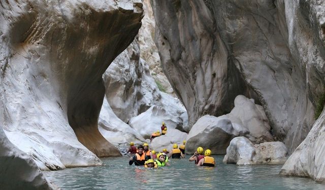 Göynük Kanyonu, Antalya'nın sıcağından bunalan macera tutkunlarını ağırlıyor