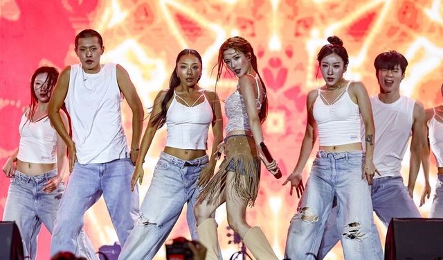 Güney Koreli şarkıcılar, İstanbul Festivali'nde sahne aldı