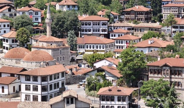 Safranbolu yılın ilk yarısında 104 bin 258 konaklamalı yerli ve yabancı turist ağırladı