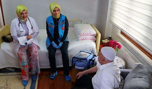 Sağlık Bakanı Memişoğlu: Evde sağlık hizmetlerimizle 1 milyon 352 bin 775 hastaya hizmet veriyoruz