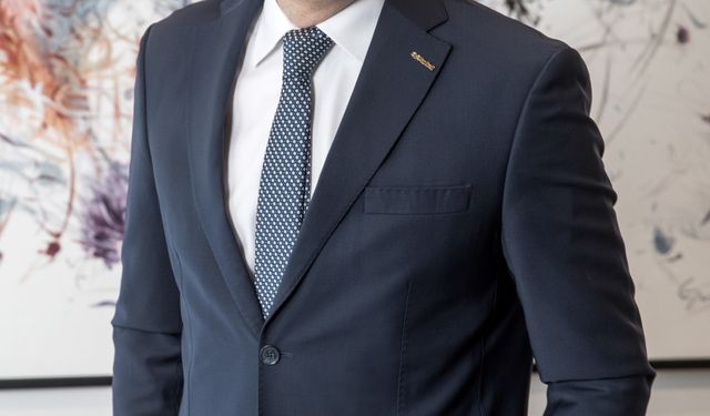 Yapay zeka destekli iş fikirleri geliştiren gençler FRWRD AI Akademisi'nde buluştu