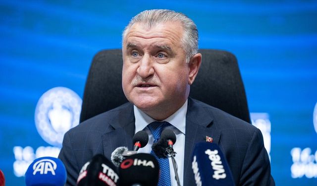Bakan Bak, Avrupa Şampiyonası'nda madalya kazanan milli boksörleri tebrik etti