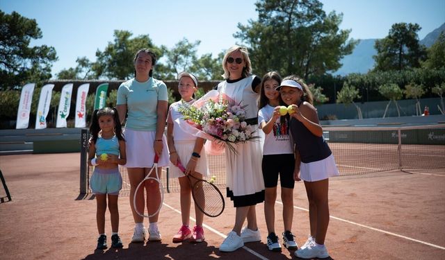 Corendon Tennis Club Kemer TTF Başkanı Müderrisgil'i ağırladı