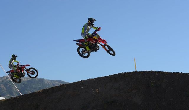 Dünya Motokros Şampiyonası'nı 500 binin üzerinde sporsever izledi