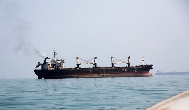 Hürmüz Boğazı'nda ticari gemilerin bekleyişi sürüyor