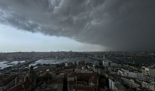 İstanbul için kuvvetli yağış ve fırtına uyarısı
