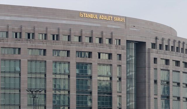 İstanbul merkezli 'usulsüz vatandaşlık' operasyonunda yakalanan 52 şüpheliye tutuklama talebi