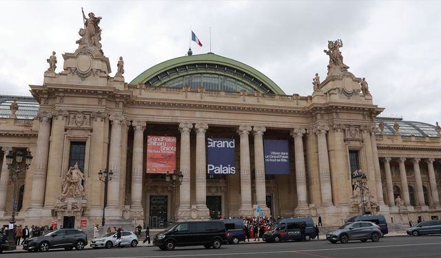 Paris'te uzay teknolojileri ve ekonomisinin ele alınacağı Uluslararası Uzay Zirvesi başladı