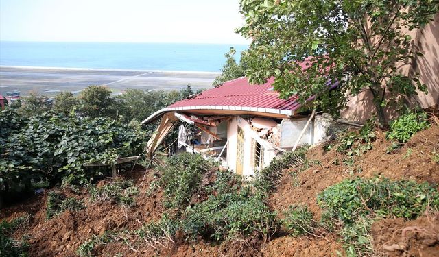 Rize Valisi Baydaş, taşkın ve heyelan yaşanan Pazar'da incelemelerde bulundu