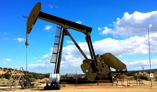 ABD'nin İran'a yeni saldırı hazırlığı iddiaları Brent petrol fiyatını yüzde 4'ten fazla yükseltti