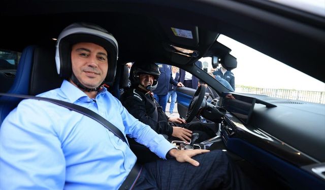 Bakan Osman Aşkın Bak, Formula 1 öncesi İstanbul Park'ta sürüş yaptı