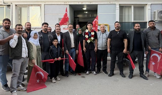 Balkan şampiyonu güreşçi Ahmet Çiftçi, zaferini Filistinli kardeşlerine armağan etti