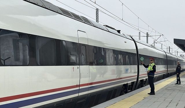 Çerkezköy-Kapıkule Hızlı Tren Hattı'nda ilk yolculuk heyecanı yaşandı