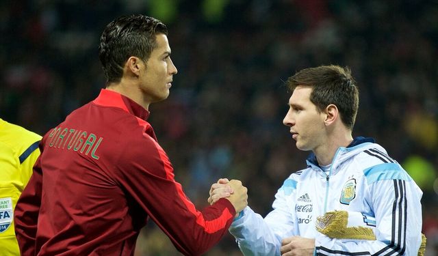 Cristiano Ronaldo'dan milli takım kariyerini noktalayan Messi'ye mesaj