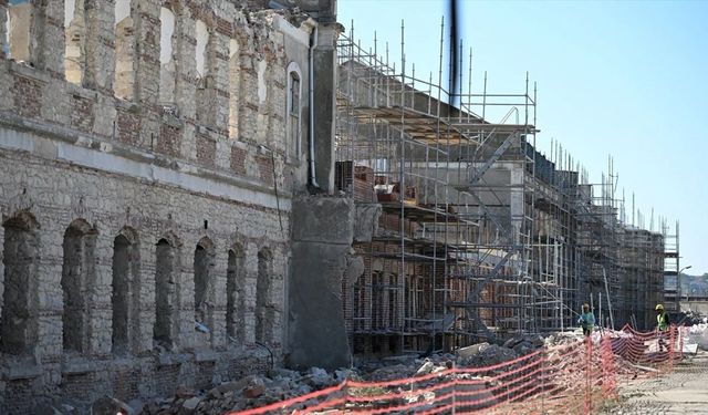 Edirne'de Asakir-i Mansure-i Muhammediye ordusu için kurulan tarihi askeri kışlanın restorasyonu sürüyor