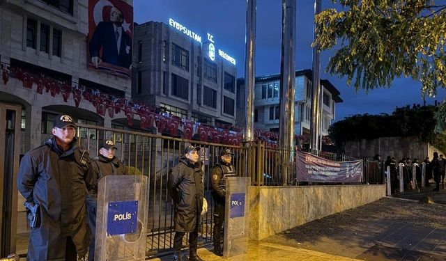 Eyüpsultan Belediye Başkanı Özmen'in de aralarında olduğu 28 şüpheli gözaltına alındı