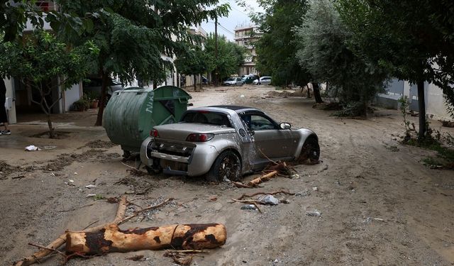 Girit Adası'nda şiddetli yağış ve rüzgar nedeniyle bir kişi hayatını kaybetti