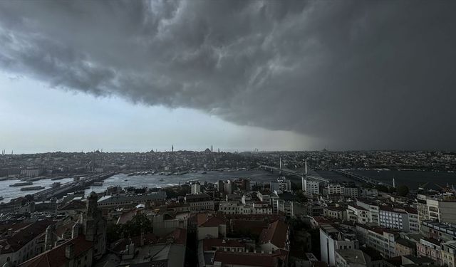 İstanbul dahil bazı bölgelerde salı günü kuvvetli yağış bekleniyor