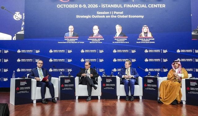 İstanbul Ekonomi Forumu'nda 'Küresel Ekonomide Stratejik Görünüm' paneli düzenlendi