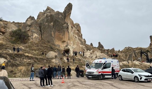 Nevşehir'de peribacasından kopan kaya parçalarının altında kalan 2 kişi hayatını kaybetti