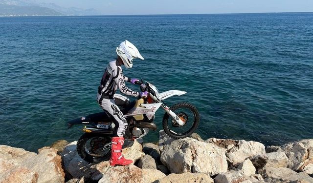 Sea to Sky Enduro Motosiklet Yarışı, özel etapla Kemer'de başladı