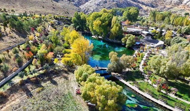 Sivas'ın 'doğal akvaryumu'nda sonbahar renkleri hakim oldu