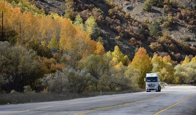 Vauk Dağı Geçidi sonbaharın renklerine büründü