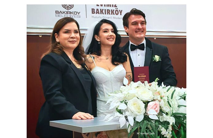 MUTLULUKLAR DİLİYORUZ
