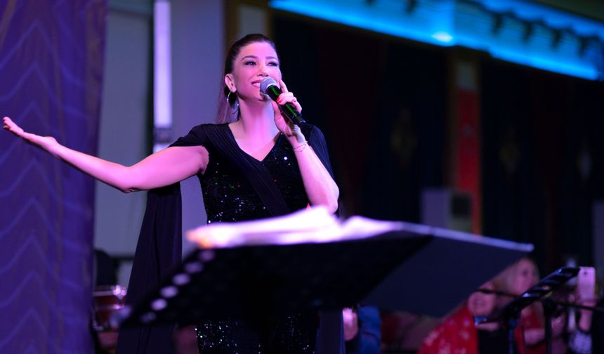 Nadide Sultan, İngilizce Şarkıyla Şaşırttı