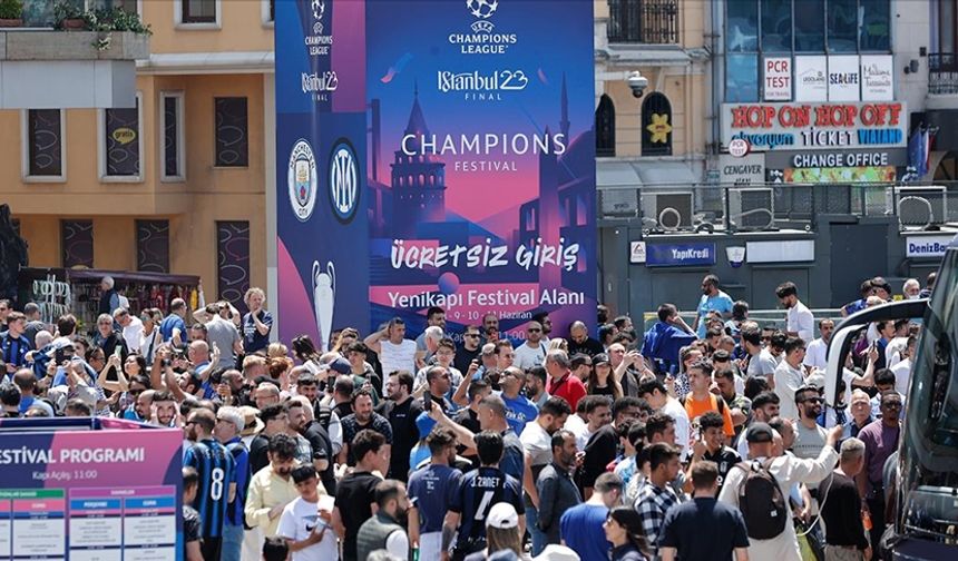 Inter ve Manchester City taraftarları İstanbul'un tarihi ve turistik mekanlarını gezdi