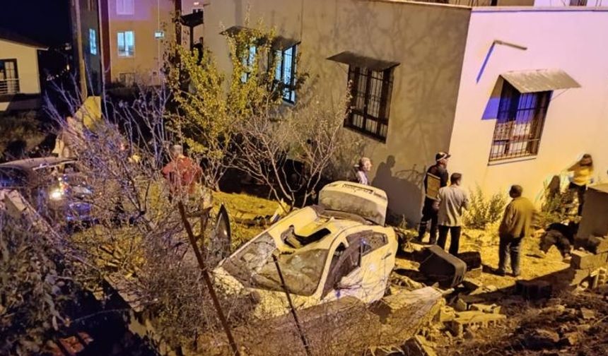 Hatay'da şarampole devrilen iki otomobildeki 6 kişi yaralandı