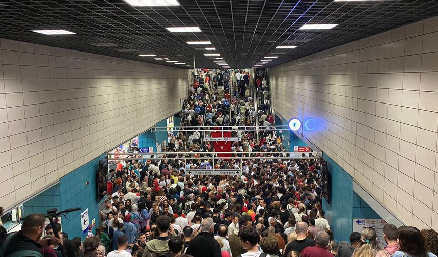 İstanbul'da trafik yoğunluğu yaşanıyor