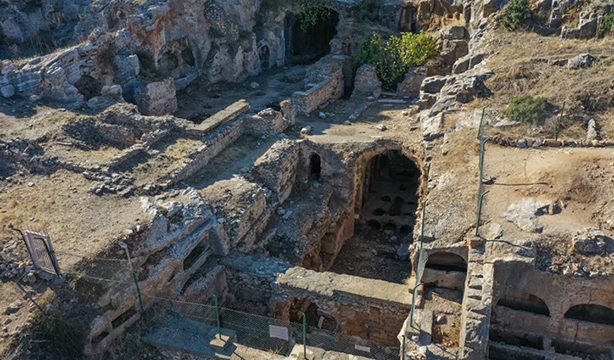 "Yedi Uyuyanlar" ve "Zeus" mağaraları turizme katkı sağlıyor