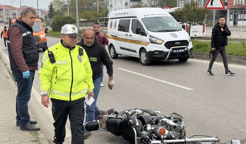 Bartın'da kaldırıma çarpan motosikletin sürücüsü öldü