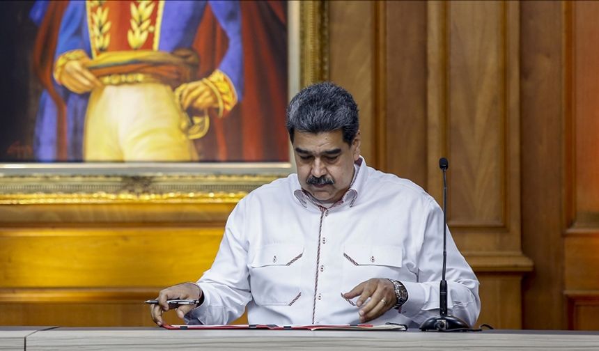 Maduro, Türkiye'yle imzalanmış olan anlaşmayı canlı yayında onayladı