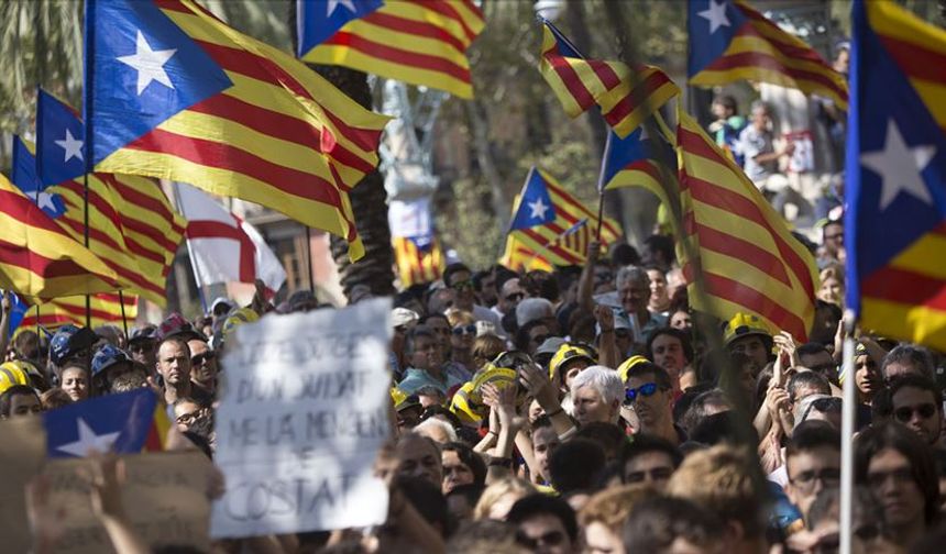 İspanya’daki siyasi krizin arkasında dış etkenler mi var?