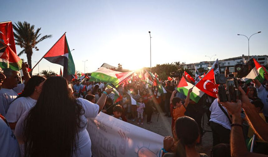 Mersin'de Küresel Sumud Filosu selamlandı