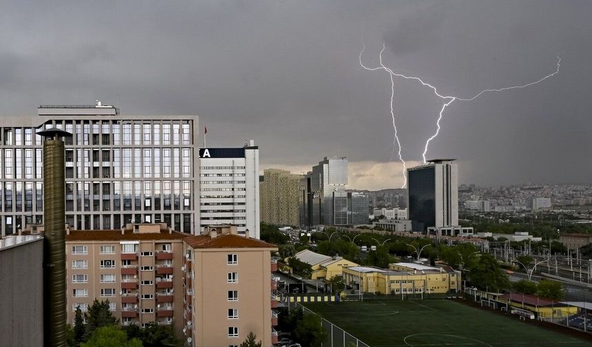 Ankara'da sağanak etkili oluyor