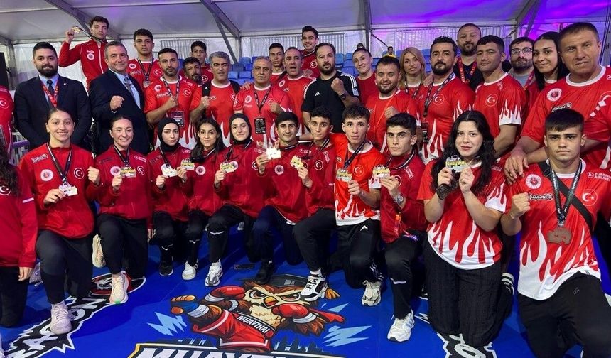 Dünya Muaythai Şampiyonası'nda milli sporculardan 4'ü altın, 16 madalya