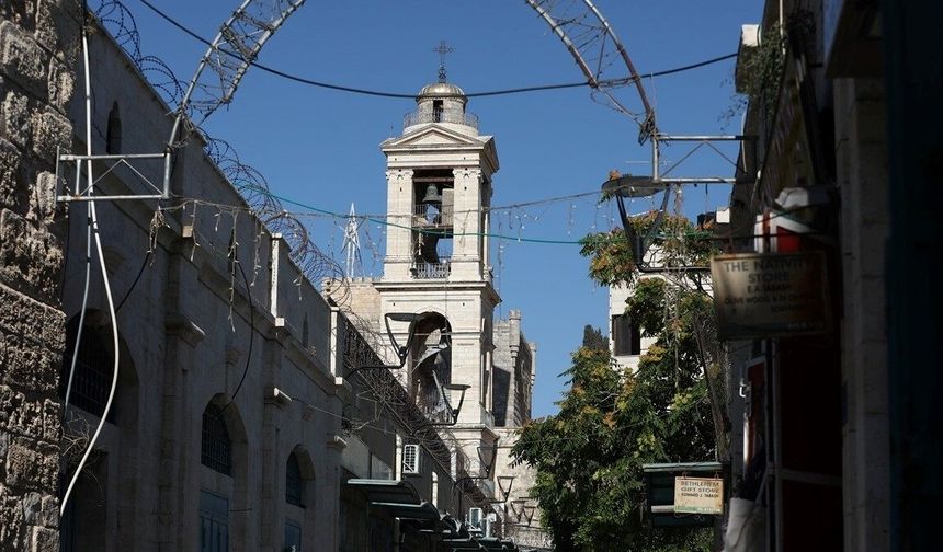 Filistin Devlet Başkanı Abbas'tan Kudüs'teki kiliselere 'İsrail'in emlak vergisine karşı durun' çağrısı