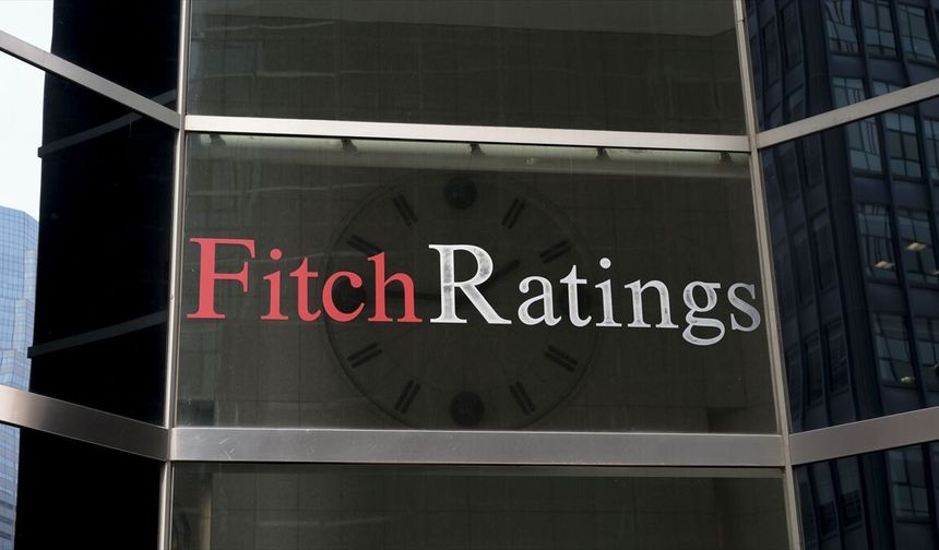 Fitch, Hürmüz Boğazı'nın açılmasıyla petrol piyasasında arz fazlası oluşacağını öngörüyor