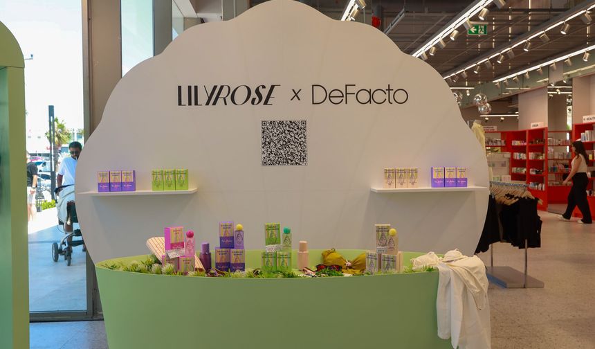 DeFacto 'LilyRose x DeFacto Plaj Koleksiyonu'nu Bodrum'da tanıttı