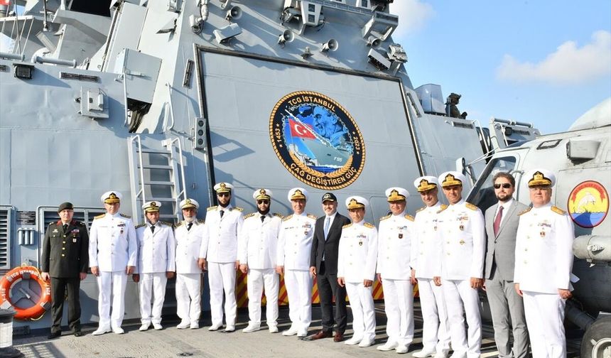 Deniz Kuvvetleri Komutanı Oramiral Tatlıoğlu, TCG İstanbul fırkateyni ile Lazkiye'yi ziyaret etti