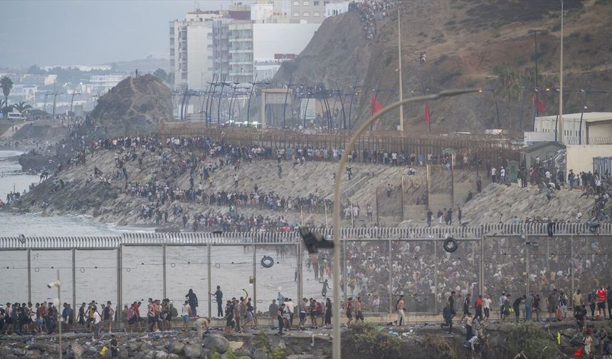 Fas'tan İspanya'nın Kuzey Afrika kıyısına düzensiz göç girişiminde 18 kişi hayatını kaybetti