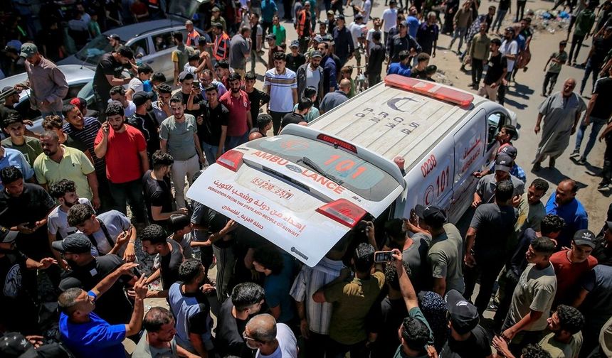 Gazze'deki Sağlık Bakanlığı: Ambulans ve hasta nakil araçlarının yüzde 70'i hizmet dışı kaldı