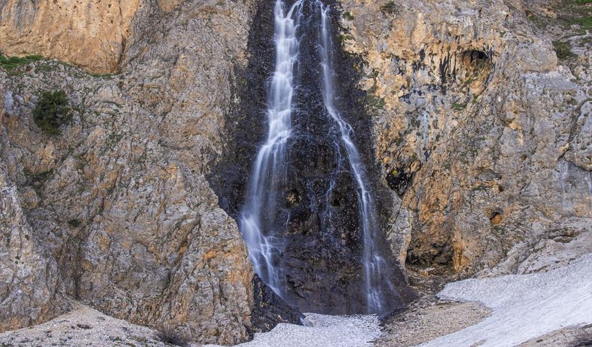 Tunceli'de dağcılık faaliyetleri doğa tutkunlarına yeni rotaların kapısını aralıyor