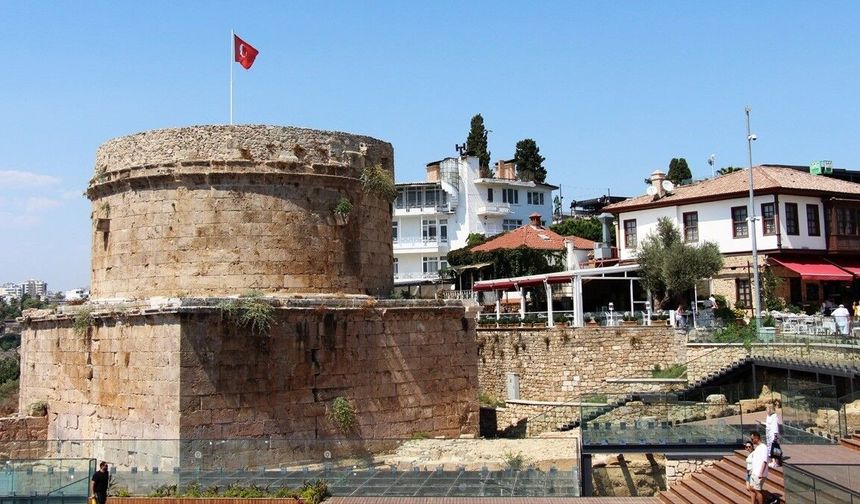 2 bin yıllık tarih Antalya'nın kalbinde, Kaleiçi'nde yaşatılıyor
