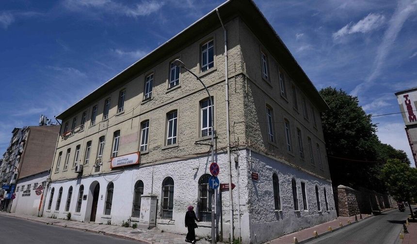 5 asırlık eğitim yolculuğuyla Davutpaşa Anadolu Lisesi geleceğe ışık tutuyor